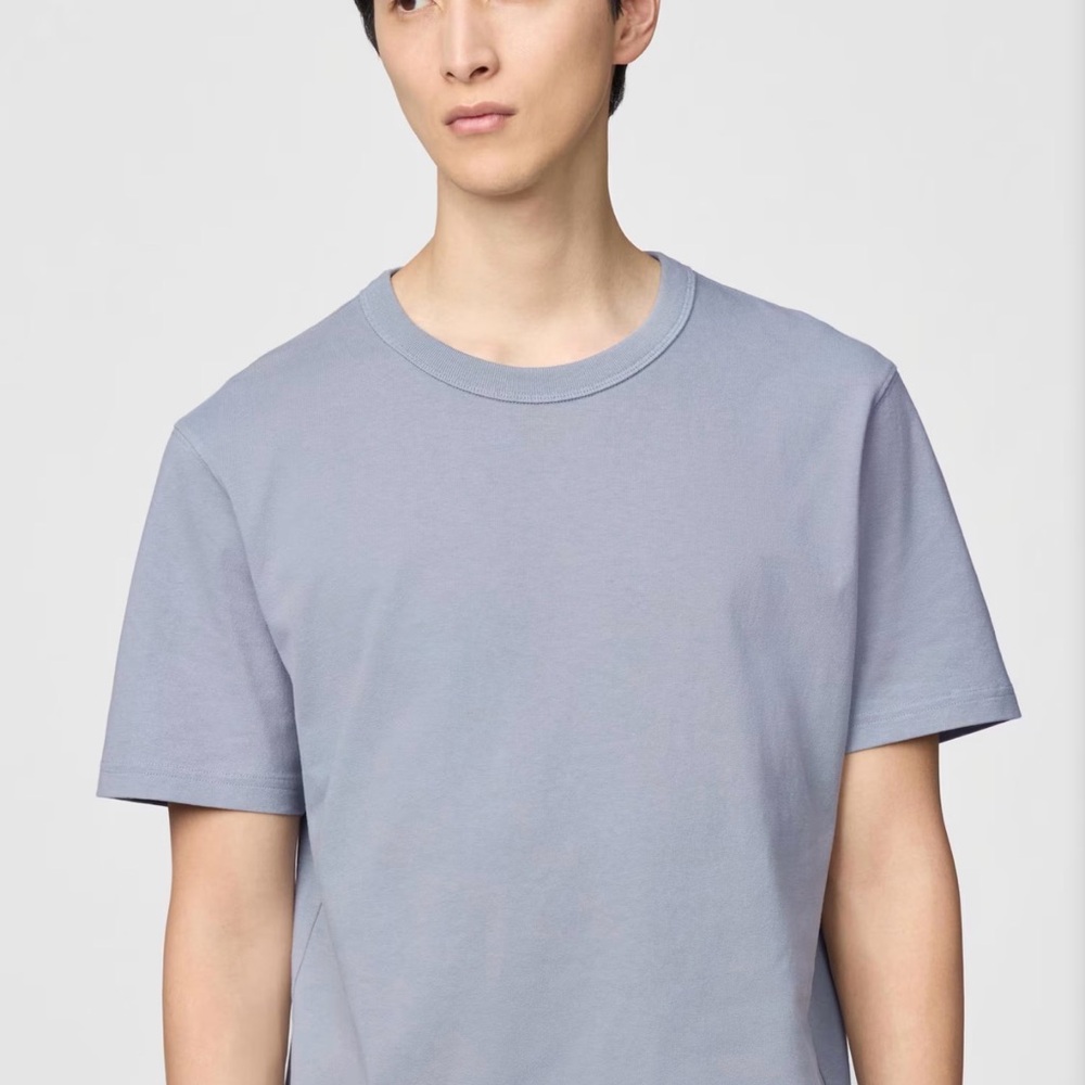 Uniqlo Men's Crew Neck T-Shirt in Light Blue